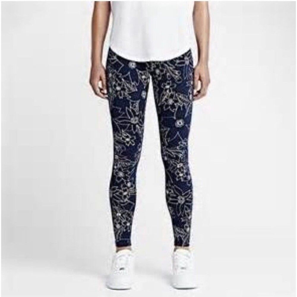 Nike leggings Size Medium